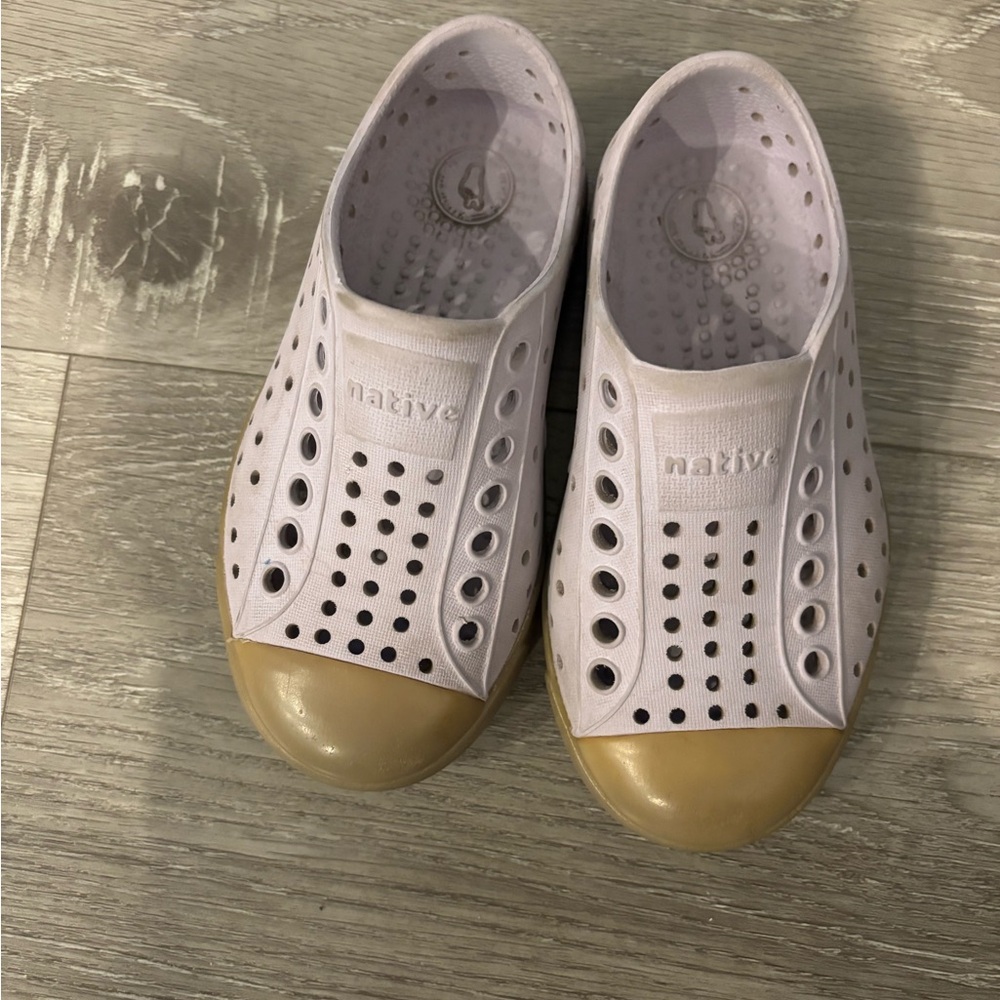Native Kids Shoes in light purple